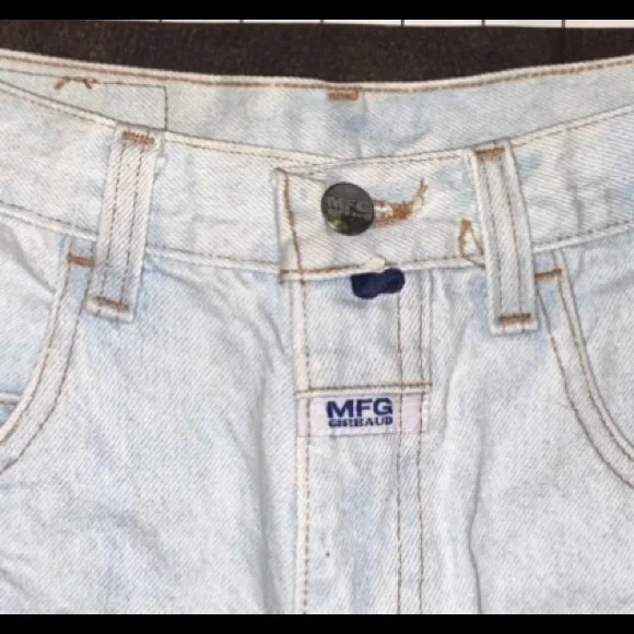 Vintage Marithe Francois Girbaud denim shorts in light blue wash, deadstock - Picture 8 of 10